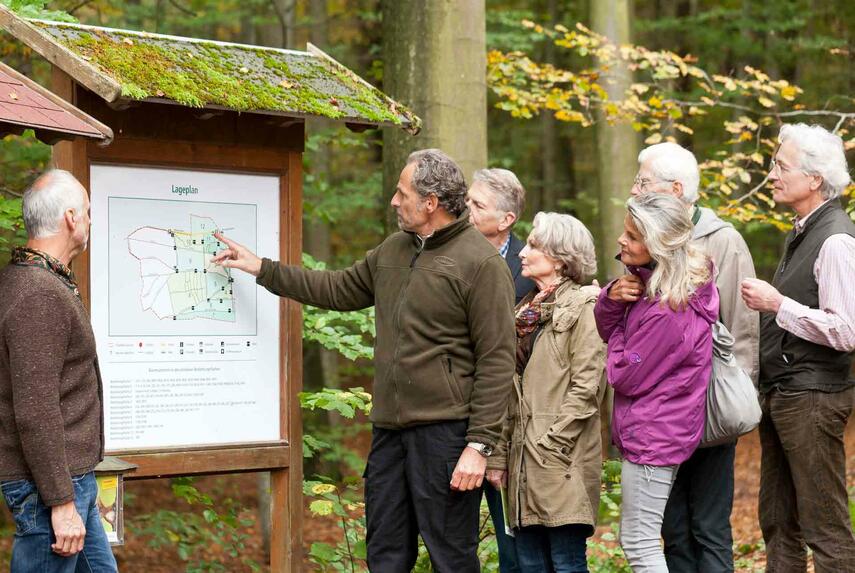 Den FriedWald Niederkrüchten bei einer Führung erleben