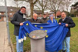 Enthüllung eines Bronze-Reliefs anlässlich der 50-jährigen Städtepartnerschaft von Erkelenz und Saint-James
