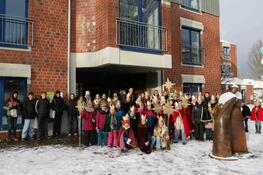Sternsinger eröffnen Sammelaktion am Nettetaler Rathaus