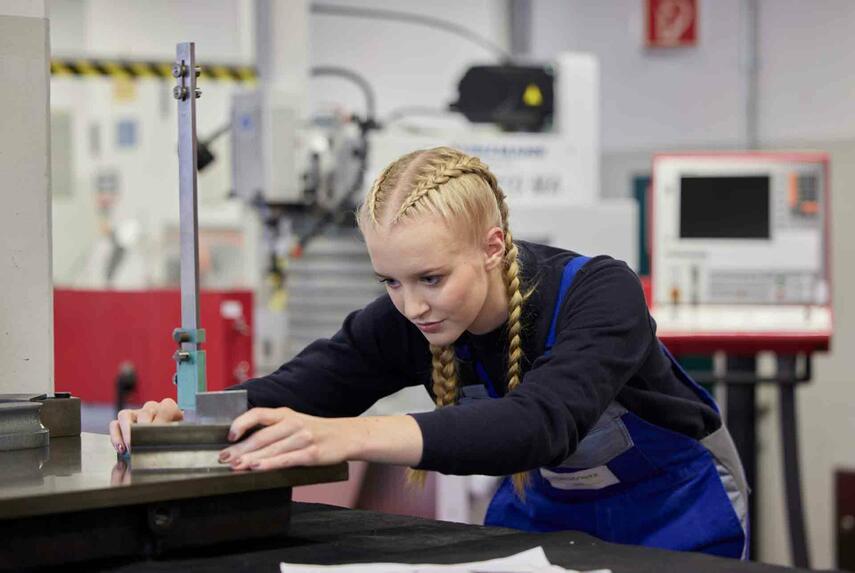 Junge Frauen erhalten am Girls’Day am 3. April 2025 einen Einblick beim Verteilnetzbetreiber Westnetz